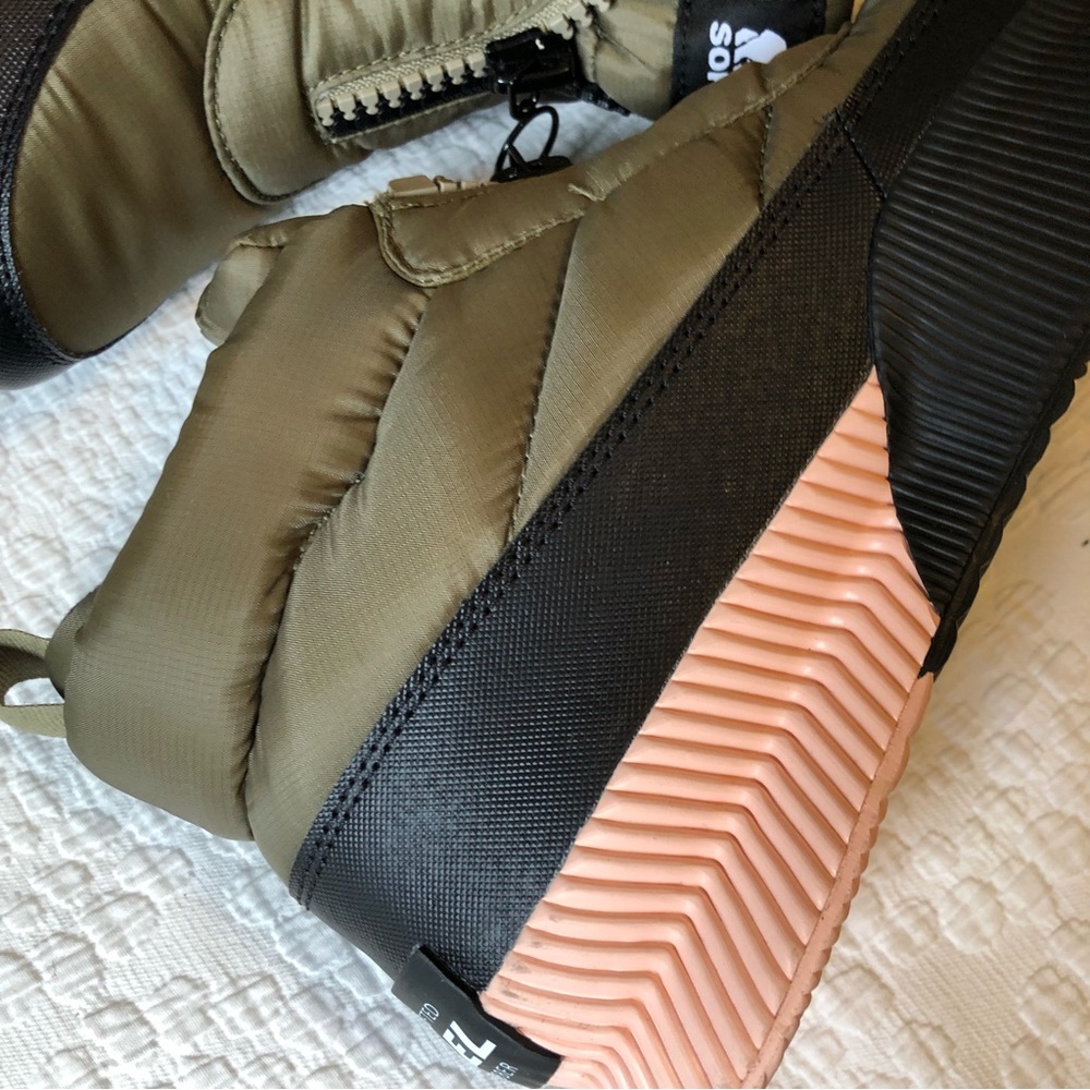 SOREL Out N About Puffy Zip Boots Booties Khaki 9 NWT - Picture 9 of 11